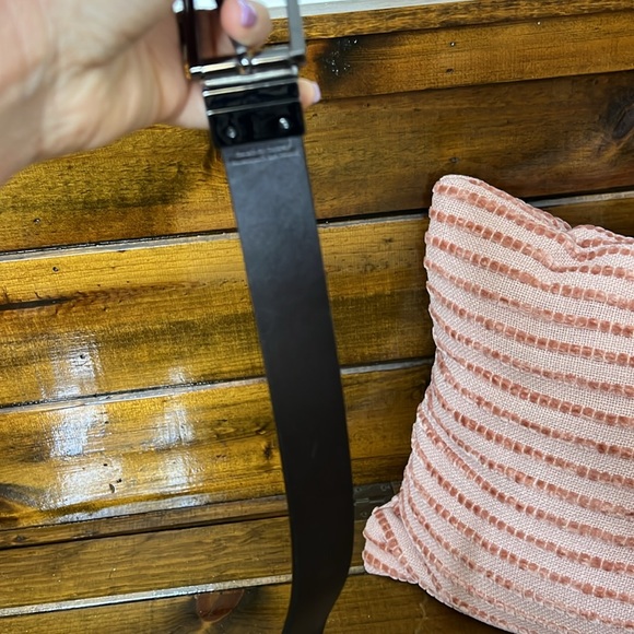 Express Faux Leather Reversible Black & Deep Mahogany Brown Belt- 30 Waist - Picture 3 of 5